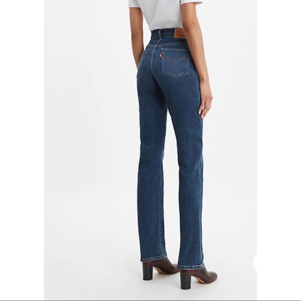 Levi’s 514 dark wash bootcut jeans
